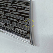 Laden Sie das Bild in den Galerie-Viewer, KIA Picanto III 17- GRILL BLENDE STOSSSTANGE VORNE 86351-G6000