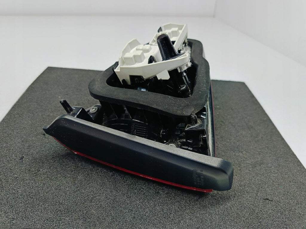 VOLKSWAGEN GOLF VII 7 HB 12- LAMPA KLAPY BAGAŻNIKA PRAWY TYŁ 5G0945094AE