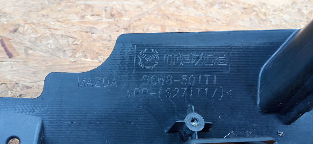 MAZDA 3 BL 09- ATRAPA KRATKA GRILL ZDERZAKA PRZEDNIEGO BCW8-501T1