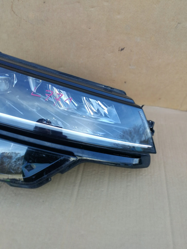 SKODA KAROQ 16- LAMPA PRAWA PRZÓD FULL LED 57B941016B