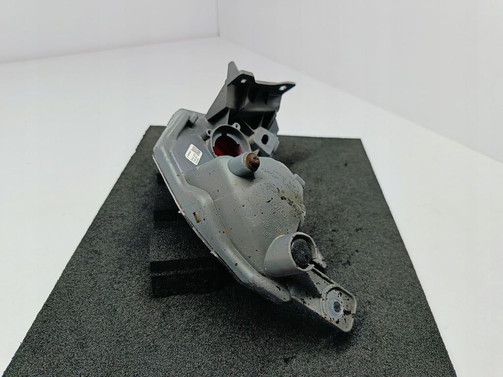 TOYOTA RAV 4 IV LIFT 15- LAMPA PRAWA TYŁ ZDERZAKA PRZECIWMGIELNA 8148042060