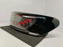 Laden Sie das Bild in den Galerie-Viewer, VOLKSWAGEN ID.4 ID4 21- RÜCKLEUCHTE RECHTS HINTEN IQ LIGHT LED 11A945208A