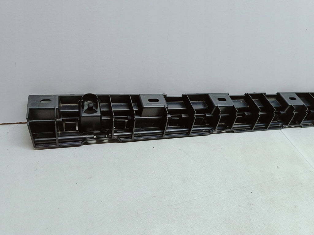 BMW 5 F10 F11 10- GLEITSTÜCK HALTER HALTERUNG SCHWELLER LINKS VORNE 51777184777