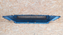 Load image into Gallery viewer, TOYOTA RAV 4 V 19- ATRAPA KRATKA DOLNA GRILL