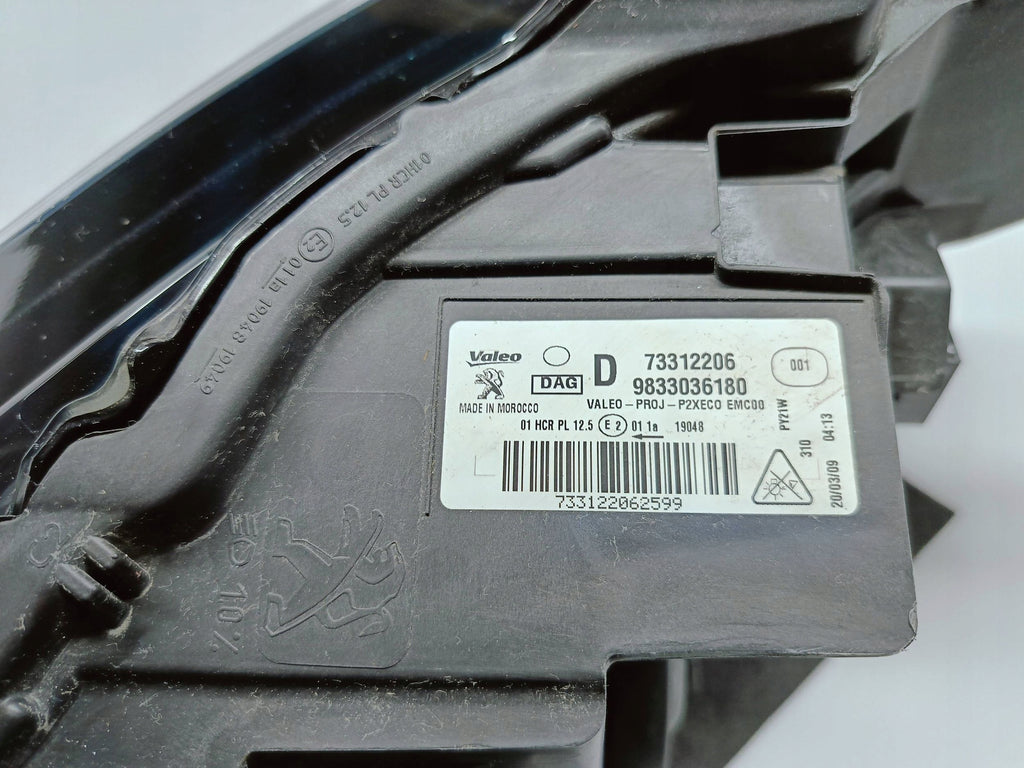 Peugeot 208 II 19- LAMPA PRAWA PRZÓD PRZEDNIA FULL LED EU 9833036180