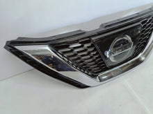 Load image into Gallery viewer, Nissan Qashqai II J11 LIFT 17- ATRAPA GRILL ZDERZAKA PRZEDNIEGO 62310HV00A