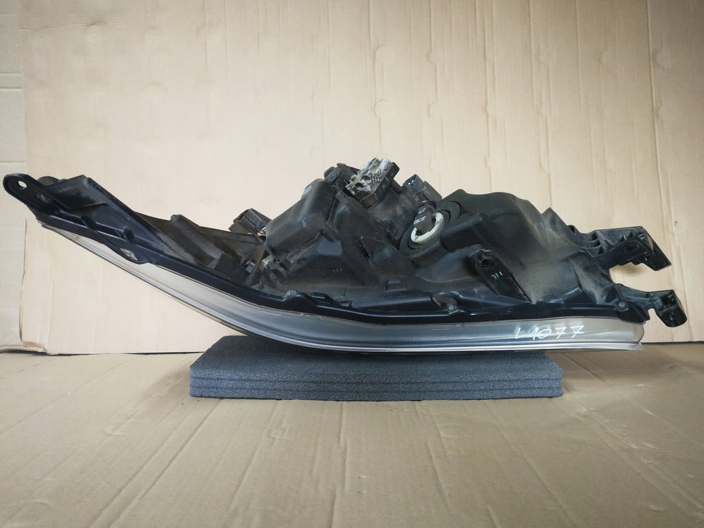 TOYOTA HILUX VIII 8 15- LAMPA REFLEKTOR PRAWY PRZÓD LED KOITO 0K-56
