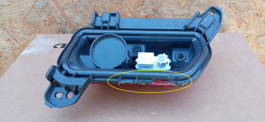 KIA EV9 MV 23- LAMPA LEWY TYŁ LEWA TYLNA LED ODBLASK OE EU 92405-DO300