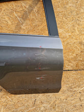 Laden Sie das Bild in den Galerie-Viewer, TOYOTA YARIS III 3 11-19 HINTERTÜR RECHTS