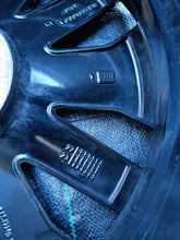 Laden Sie das Bild in den Galerie-Viewer, ALUFELGE VOLVO OE 8,5''x19'' ET56 5x108 32143628