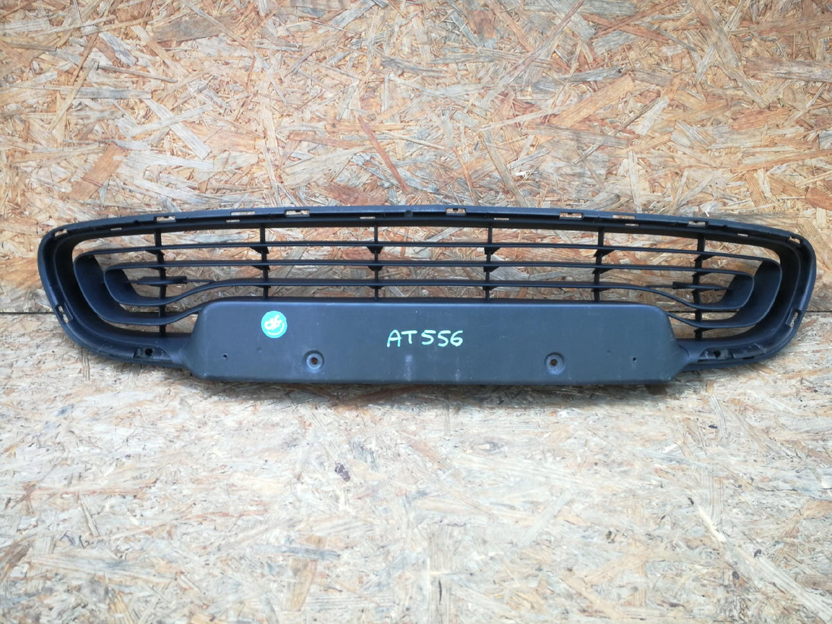 Renault Zoe I 12- Kühlergrill Gitter Mittlere Stossstange Przdniego 1119778X — Foto 1 von 13