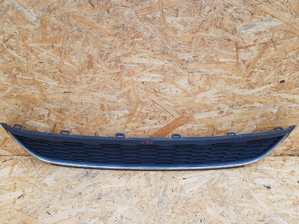 VOLKSWAGEN POLO 6R0 09- ATRAPA KRATKA GRILL ZDERZAKA PRZÓD CHROM 6R0853667B
