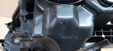 Załaduj zdjęcie do przeglądarki galerii, TOYOTA YARIS IV 4 19- LAMPA REFLEKTOR PRAWY PRZÓD SOCZEWKA KOITO K0-6 EU