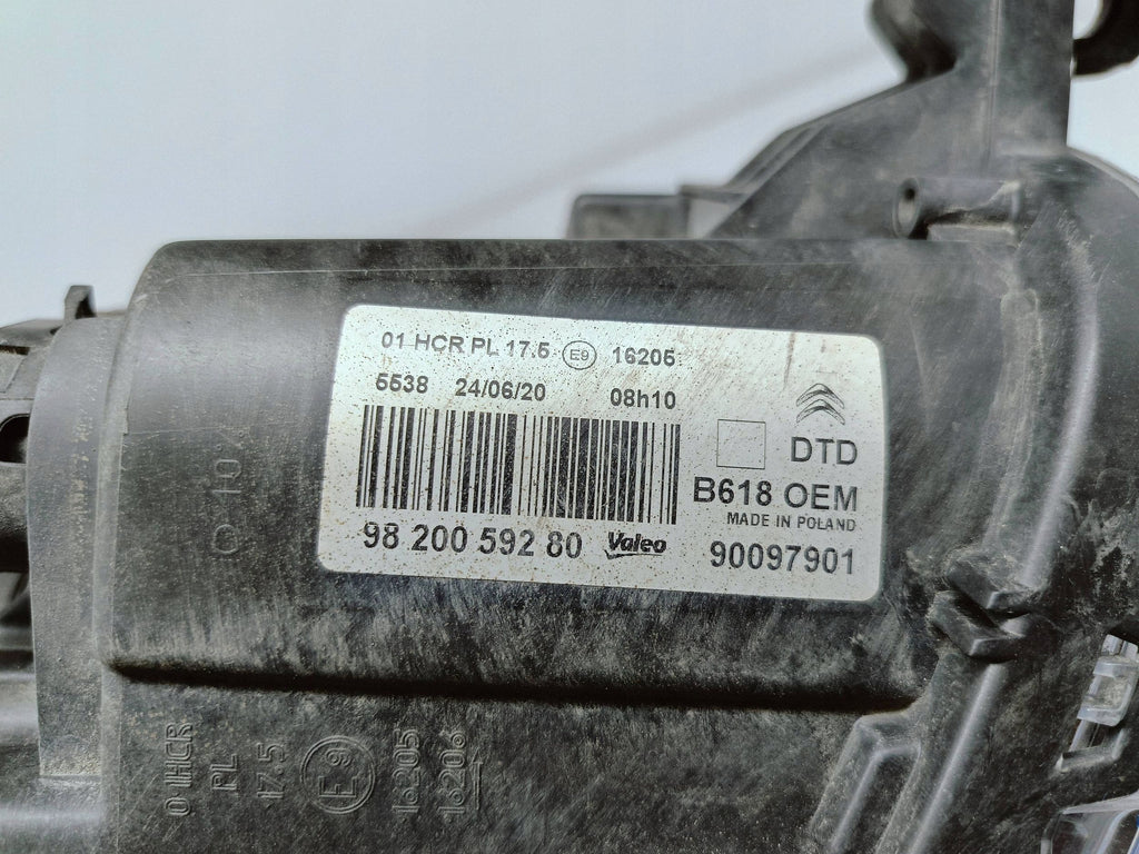 CITROEN C3 III SX 16- LAMPA PRAWA PRZÓD PRZEDNIA ZWYKŁA H7 9820059280