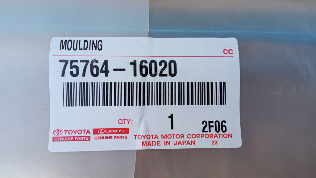 TOYOTA COROLLA CROSS TÜRLEISTE HINTEN LINKS NEU