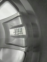Load image into Gallery viewer, SUZUKI VITARA SX4 S-CROSS FELGA ALUMINIOWA 6.5JX17 ET50 5X114.3 43210-54P80