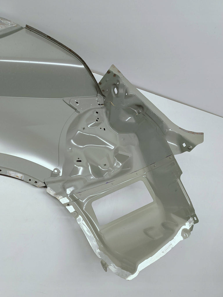Tesla Model Y MY 20- BŁOTNIK PRAWY TYŁ POSZYCIE ĆWIARTKA 2053865-SC-A