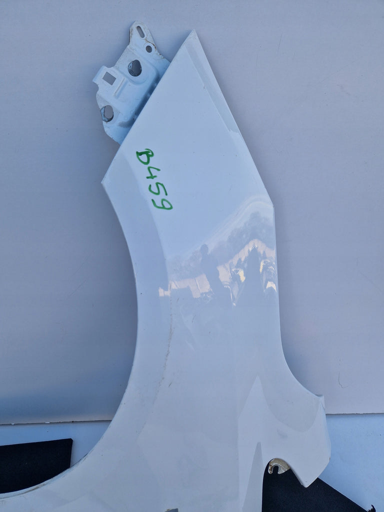 OPEL CORSA E 14- KOTFLÜGEL LINKS VORNE