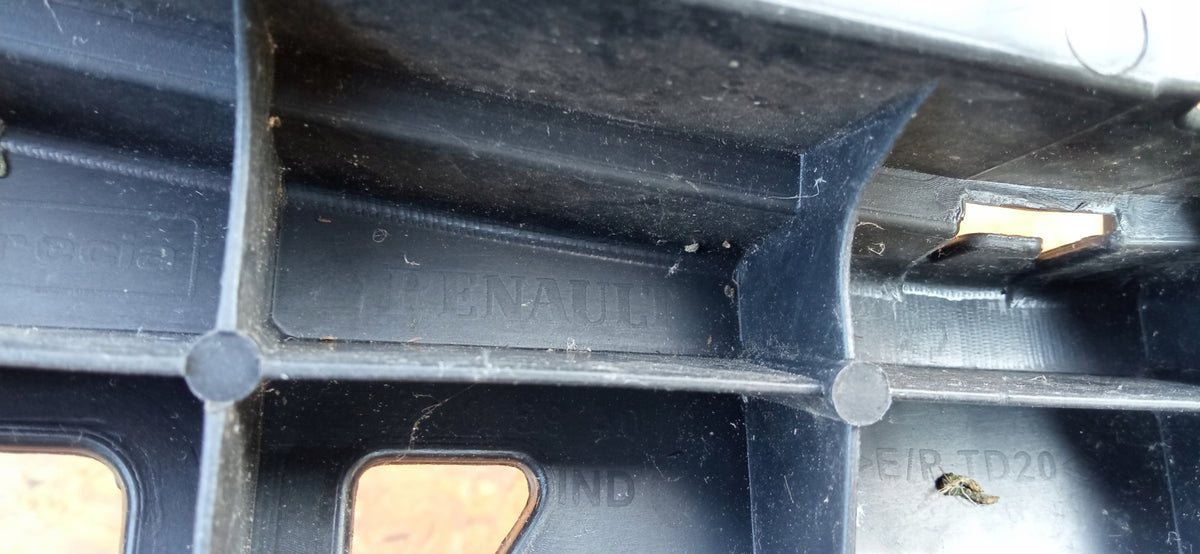 Renault Clio III Lift 09- Verstärkung Stossstange Halterahmen Grill 620364127R — Foto 13 von 13