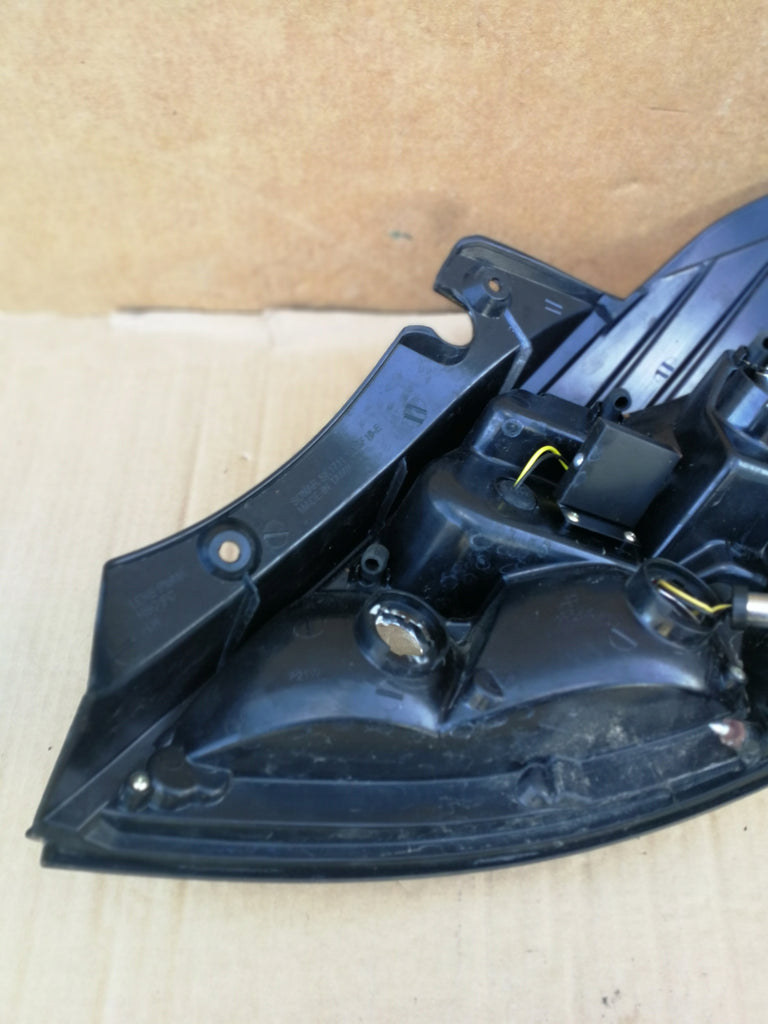 SUZUKI SWIFT MK7 10- LAMPA LEWY TYŁ LEWA TYLNA SONAR CHOME CLEAR