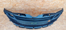 Laden Sie das Bild in den Galerie-Viewer, MAZDA 3 BL 09- ATRAPA KRATKA GRILL ZDERZAKA PRZEDNIEGO BCW8-501T1