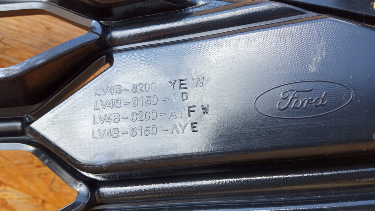 Ford Kuga MK3 ST-Line Kühlergrill Grill Gitter Mittlere — Foto 9 von 9