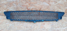 Load image into Gallery viewer, MERCEDES B KLASA W246 11- KRATKA ATRAPA GRILL ZDERZAKA PRZÓD A2468851122
