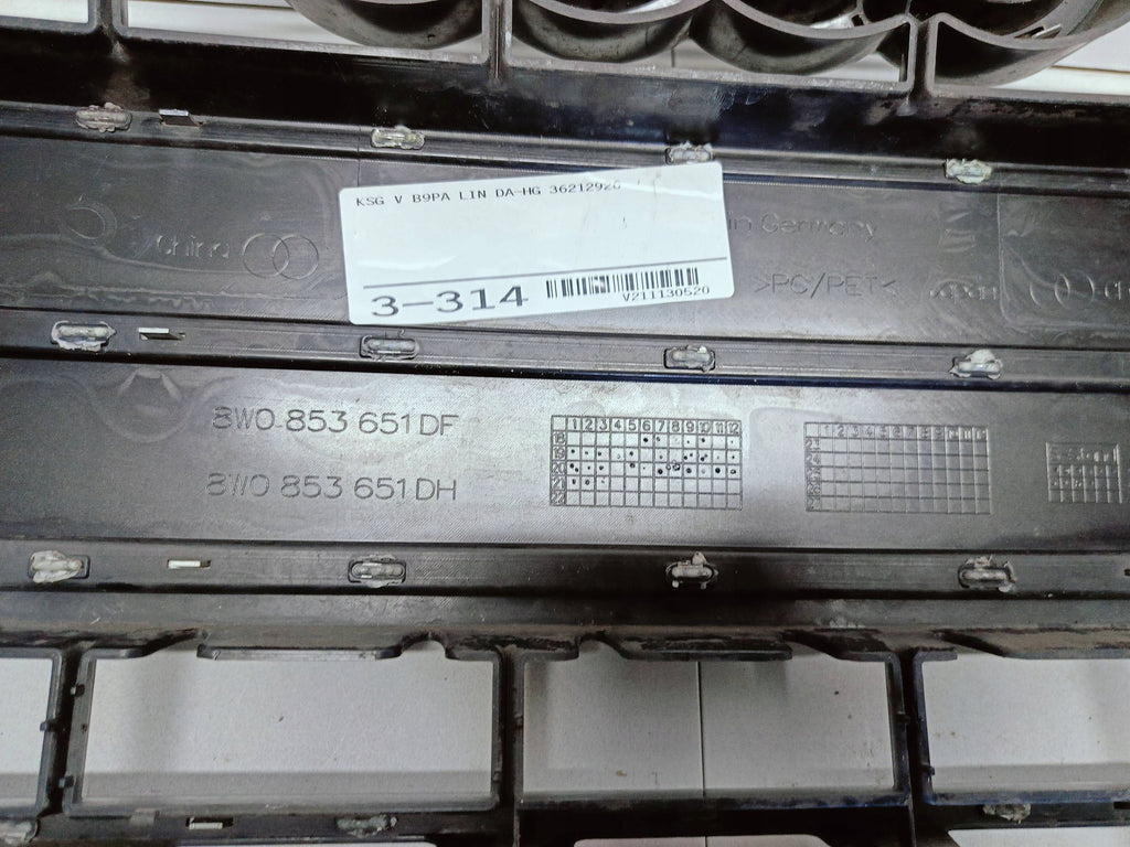 Audi A4 B9 LIFT 19- ATRAPA GRILL ZDERZAKA PRZEDNIEGO PDC 8W0853651DF