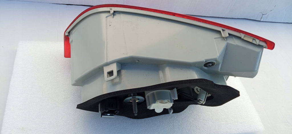 PEUGEOT 308 II T9 13- SW KOMBI LAMPA KLAPY BAGAŻNIKA LEWY TYŁ 9678098080