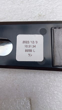Laden Sie das Bild in den Galerie-Viewer, TOYOTA COROLLA CROSS OBERE ZIERLEISTE CHROM LINKS