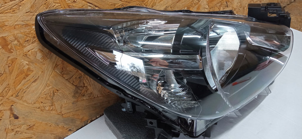 MAZDA 2 II DJ 14- LAMPA PRAWA PRZÓD PRZEDNIA PRAWA ZWYKŁA DB5J-51030