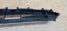 Laden Sie das Bild in den Galerie-Viewer, FORD KUGA MK3 ESCAPE ST 19 ATRAPA GRILL KRATKA ZDERZAKA PRZÓD LV4B-17K945-S