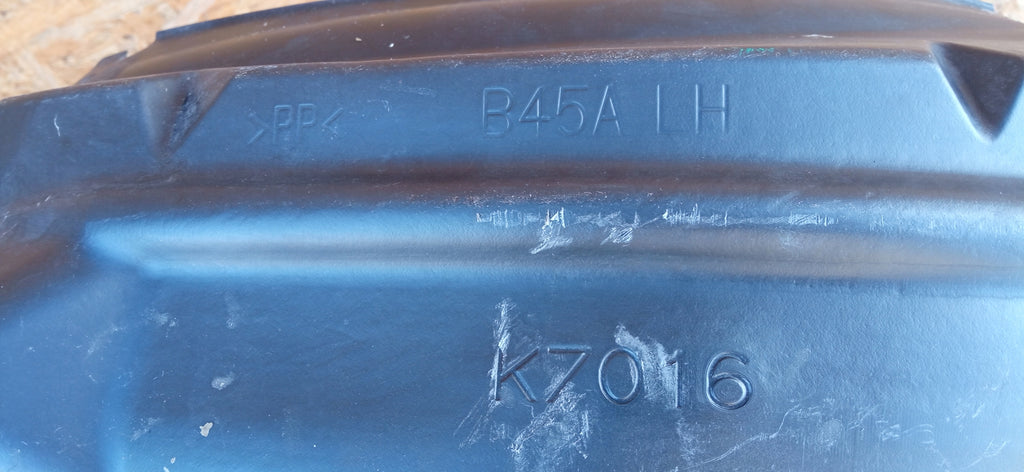 MAZDA 3 III BM 13- RADHAUSSCHALE VORNE LINKS K7016 B45A