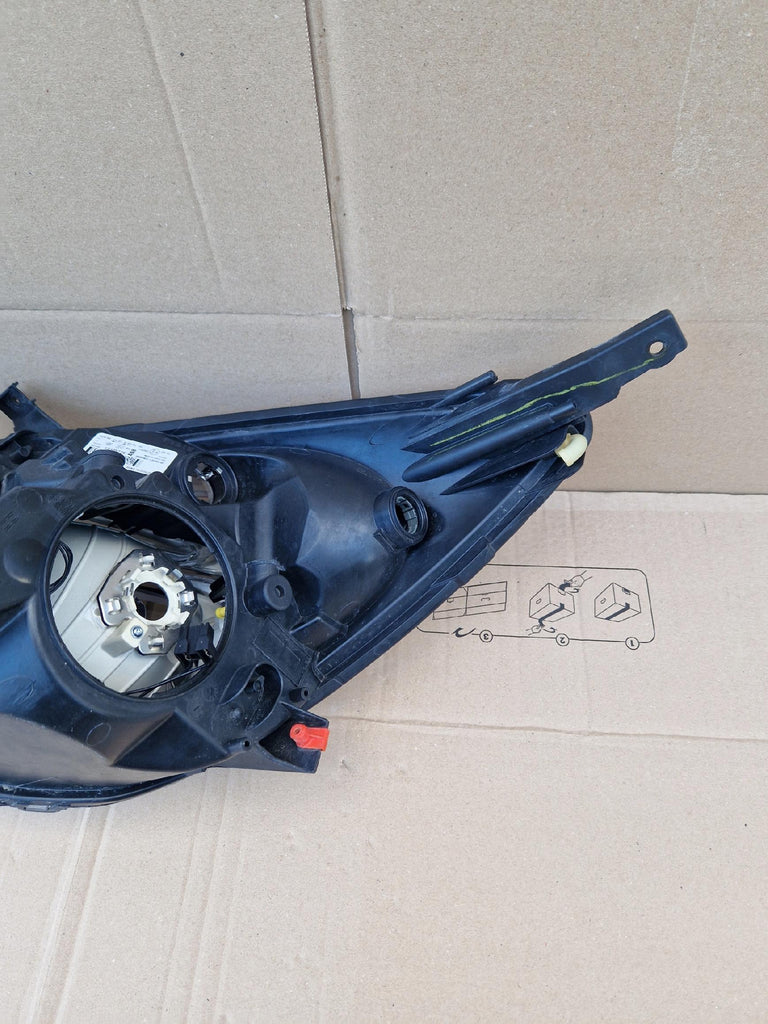 OPEL MERIVA B LAMPA PRAWA PRZÓD PRZEDNIA 13305776
