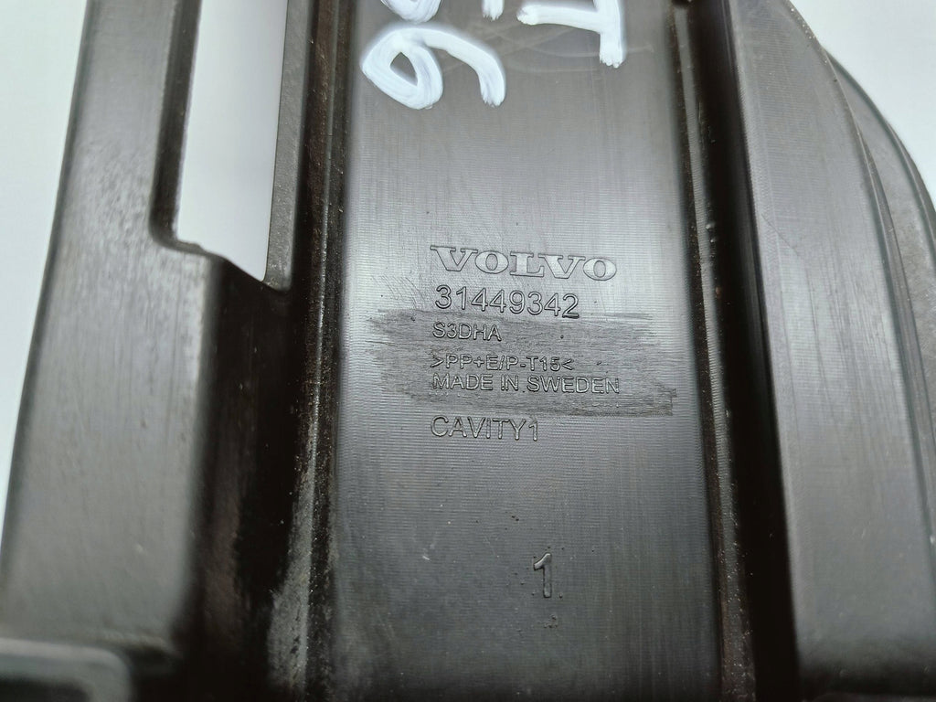 Volvo XC40 II 17- UNTERES GITTER KÜHLERGRILL STOSSSTANGE VORNE PDC 31449342