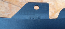 Laden Sie das Bild in den Galerie-Viewer, OPEL INSIGNIA B 17- ATRAPA KRATKA DOLNA GRILL ZDERZAKA PRZÓD 13491183