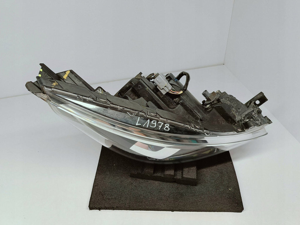 Mitsubishi Space Star III LIFT 16- SCHEINWERFER RECHTS VORNE XENON+LED 8301C960