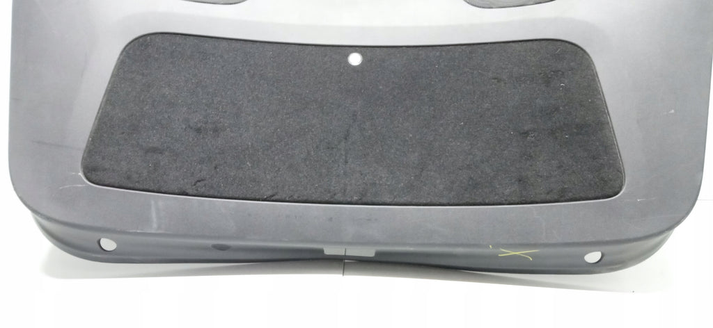 TESLA MODEL Y 20- TAPICERKA KLAPY BAGAŻNIKA TYŁ GŁOŚNIKI 1622264-00-B
