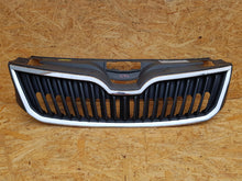 Załaduj zdjęcie do przeglądarki galerii, SKODA RAPID 12- ATRAPA GRILL KRATKA ZDERZAKA PRZEDNIEGO CHROM 5JA853668