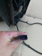 Laden Sie das Bild in den Galerie-Viewer, VOLKSWAGEN UP SPIEGEL LINKS 7+2 PIN