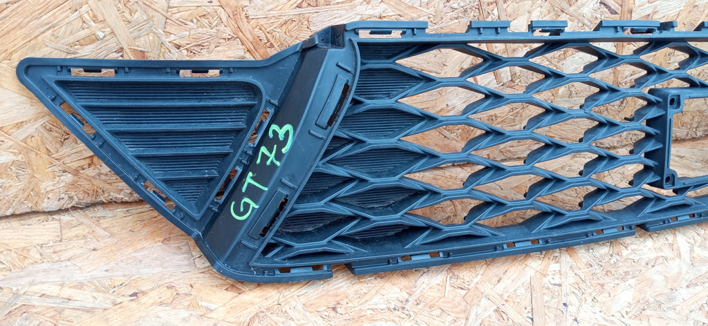 KIA CEED III 3 GT 18- ATRAPA GRILL KRATKA ZDERZAKA PRZÓD 86561-J7710