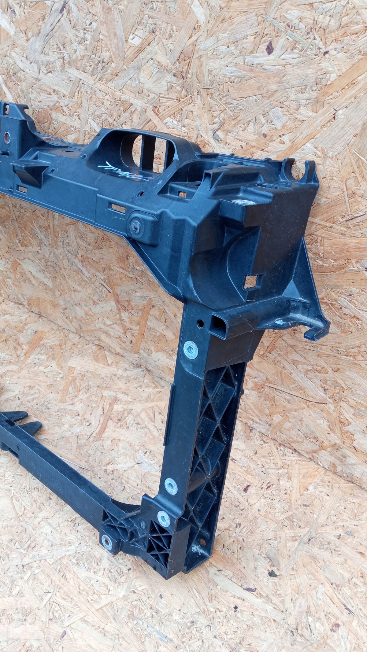 Ford Fiesta MK7 Lift Abschnitt Vordere Verstärkung — Foto 2 von 11