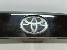 Załaduj zdjęcie do przeglądarki galerii, Toyota bZ4X BZ4X 22- BLENDA NAKŁADKA KLAPY BAGAŻNIKA TYŁ 76801-42300