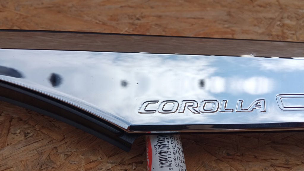 TOYOTA COROLLA CROSS OBERE ZIERLEISTE CHROM LINKS
