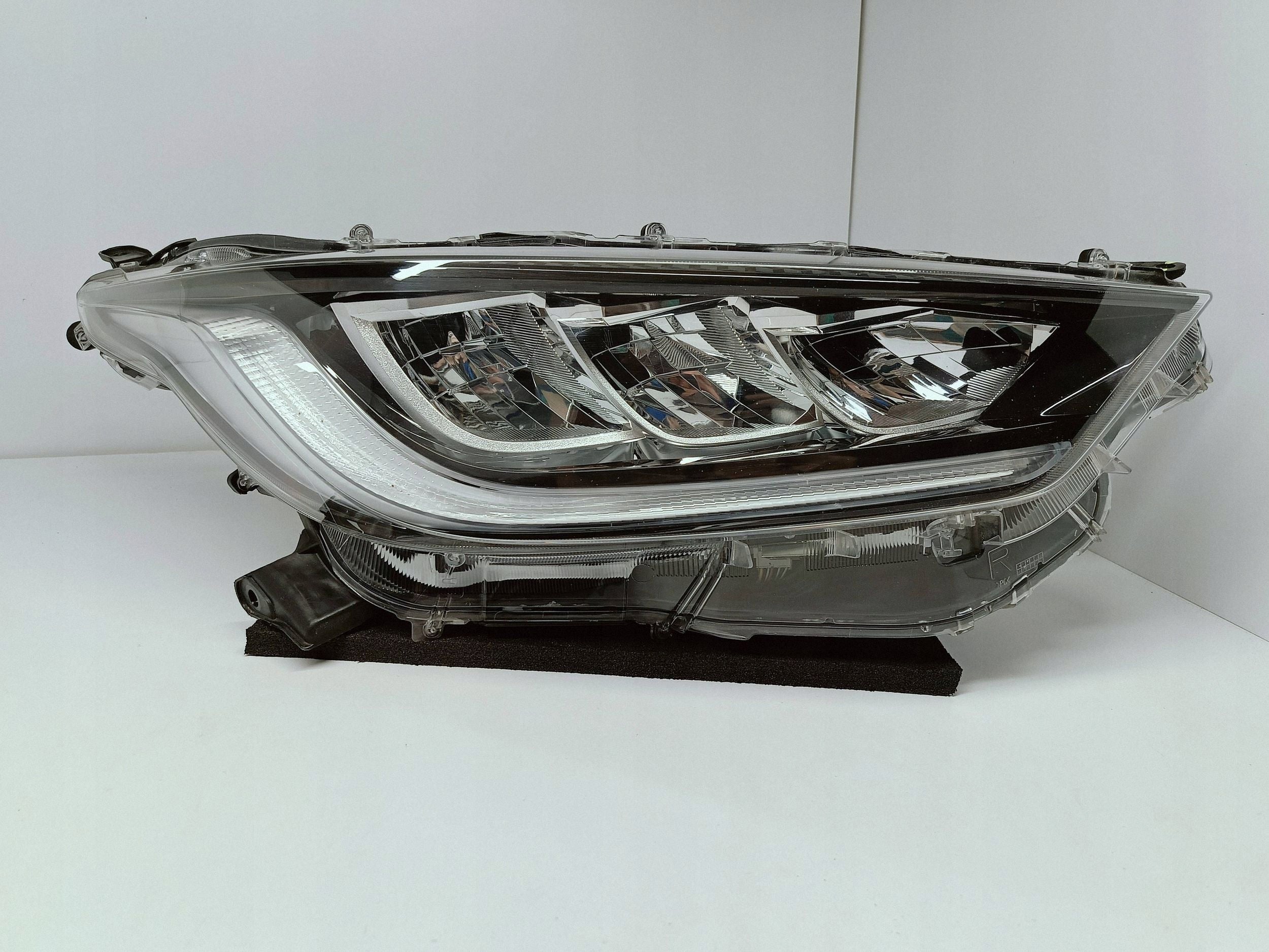 Toyota Yaris IV 4 XP21 19- PHARE DROIT AVANT FULL LED KOITO K0-8