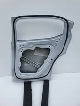 Load image into Gallery viewer, POLESTAR II 2 20- DRZWI PRAWY TYŁ PRAWE TYLNE 31698835RH