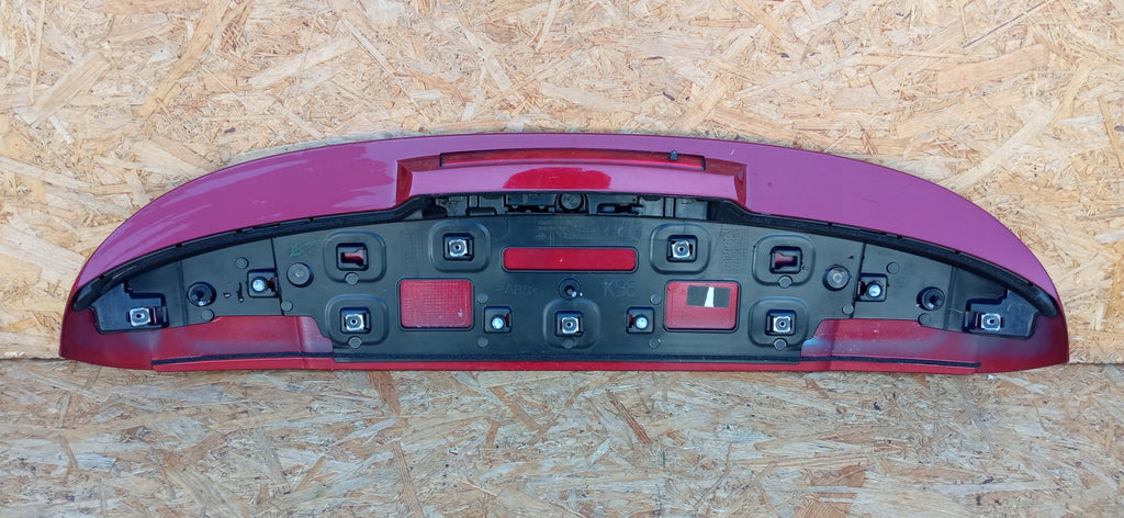 RENAULT CLIO IV KOMBI 12- SPOILER LOTKA DASZEK KLAPY BAGAŻNIKA 960303795R