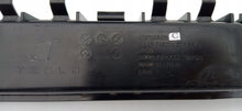 Laden Sie das Bild in den Galerie-Viewer, TESLA MODEL 3 LIFT 23- HALTERUNG HALTER MITTELSTÜCK STOSSFÄNGER HINTEN 1757096-00-C