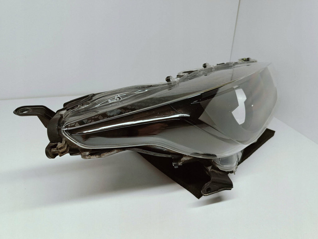 TOYOTA YARIS IV 4 P21 19-LAMPA REFLEKTOR PRAWY PRZÓD SOCZEWKA KOITO K0-6 EU