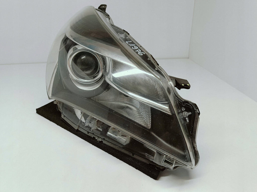TOYOTA YARIS III LIFT 14- LAMPA PRAWA PRZÓD PRZEDNIA KOITO OD-160